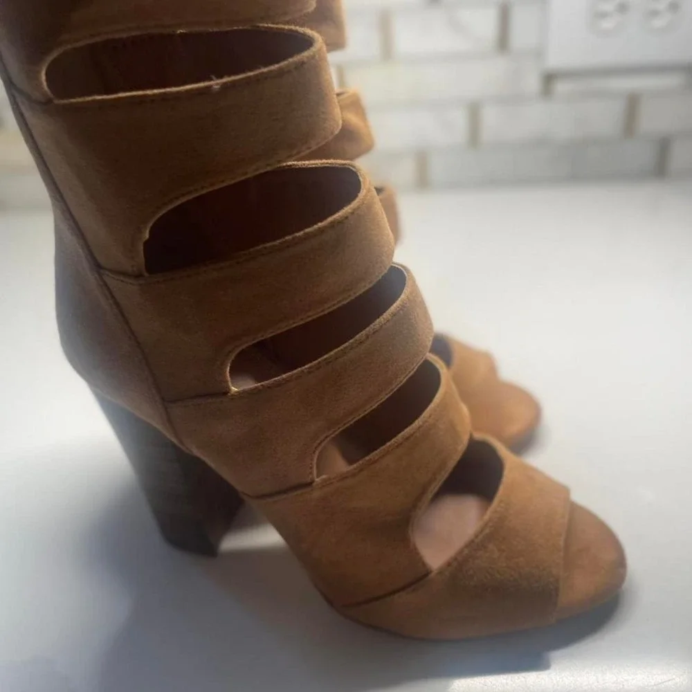 TAN SUEDE Cut Out  GLADIATOR sandal Knee HIGH W Heel Sz 7 Open Toe Boot